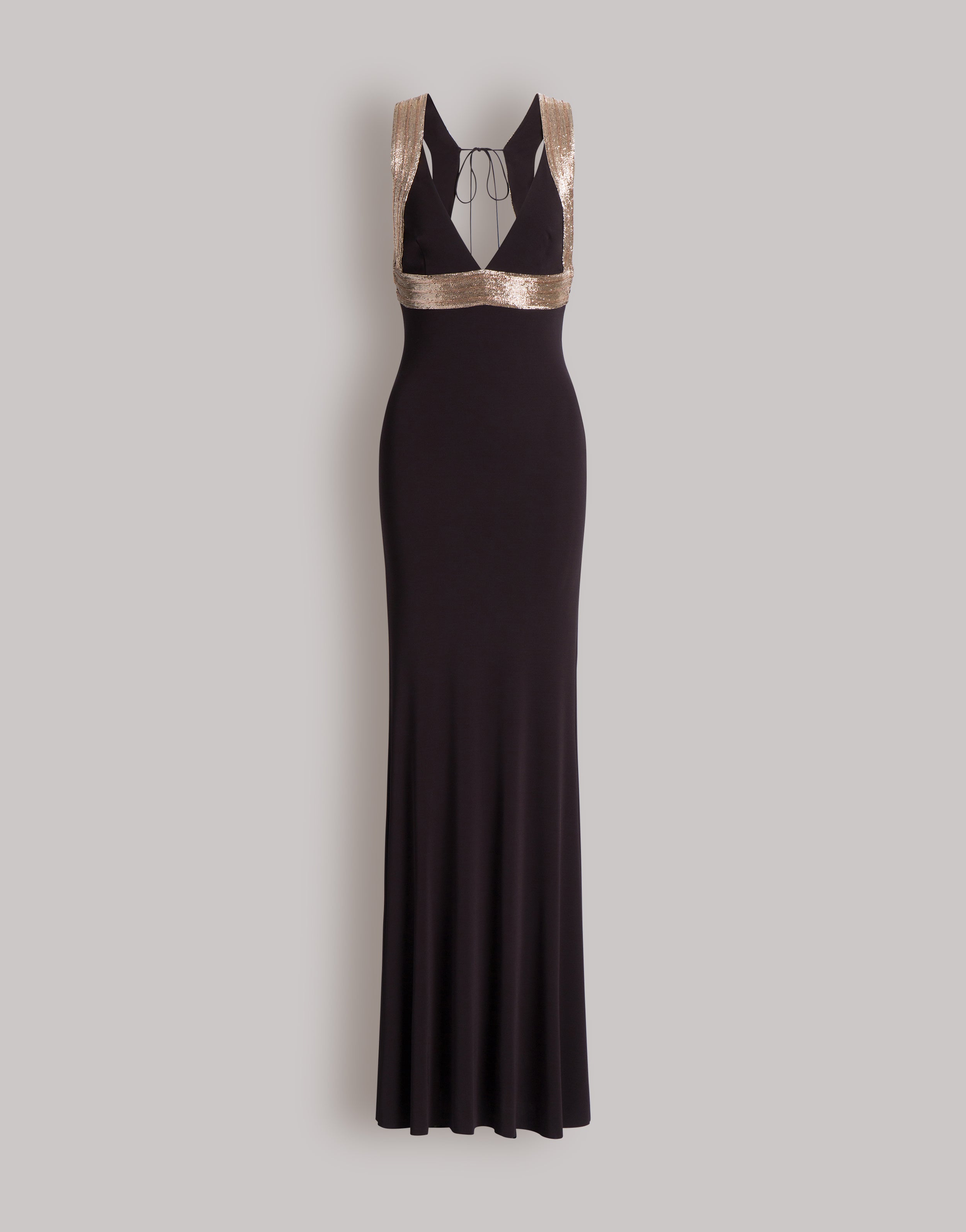 Fitted long gown with contrasting embroidered details