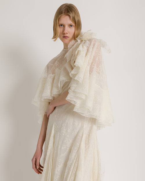 Abito lungo in chiffon di seta organzato a fiori con cappa removibile