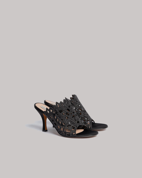 Mules de satén con broderie anglaise Negro Alberta Ferretti Boutique Online 0