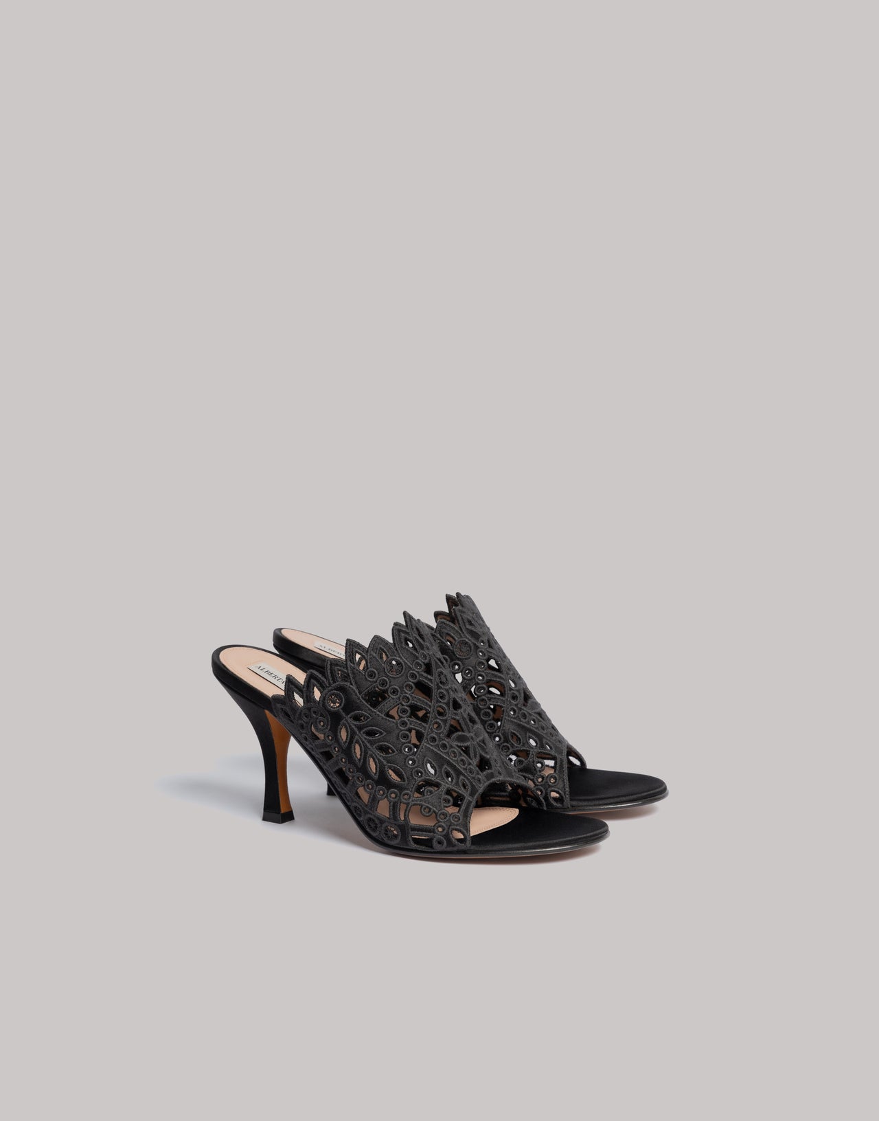 Mules de satén con broderie anglaise Negro Alberta Ferretti Boutique Online 1