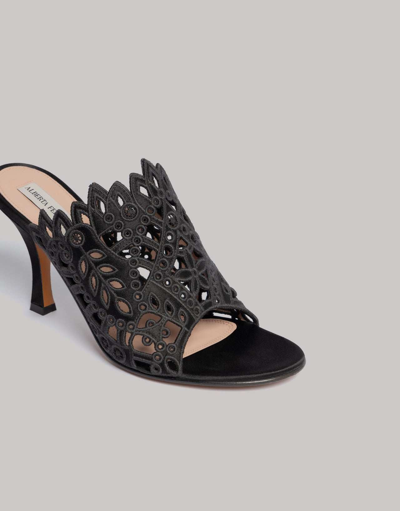 Mules de satén con broderie anglaise Negro Alberta Ferretti Boutique Online 3