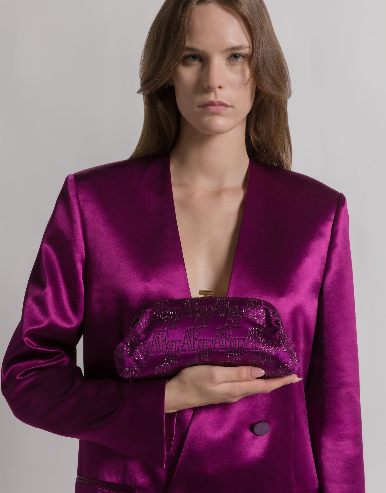 Clutchbag aus Satin mit strassbesetztem AF-Monogramm Violett Alberta Ferretti Boutique Online 4