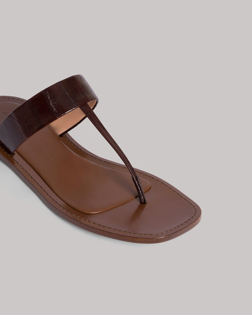 Sandalia plana de piel de anguila