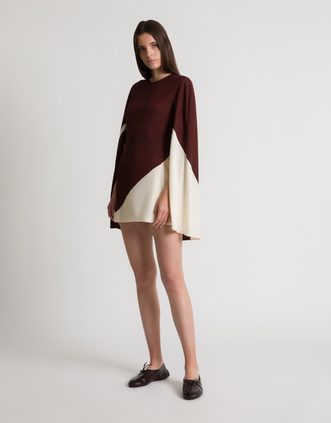 Vestido corto de sarga con estampado foulard Marrón Alberta Ferretti Boutique Online 2