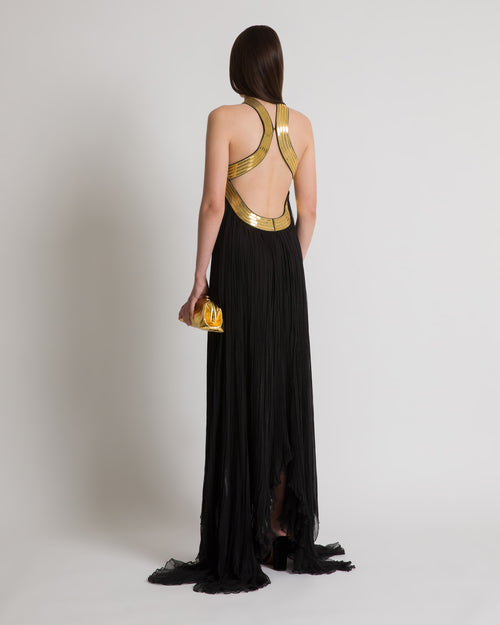 Vestido largo de gasa plisada con bordados metálicos