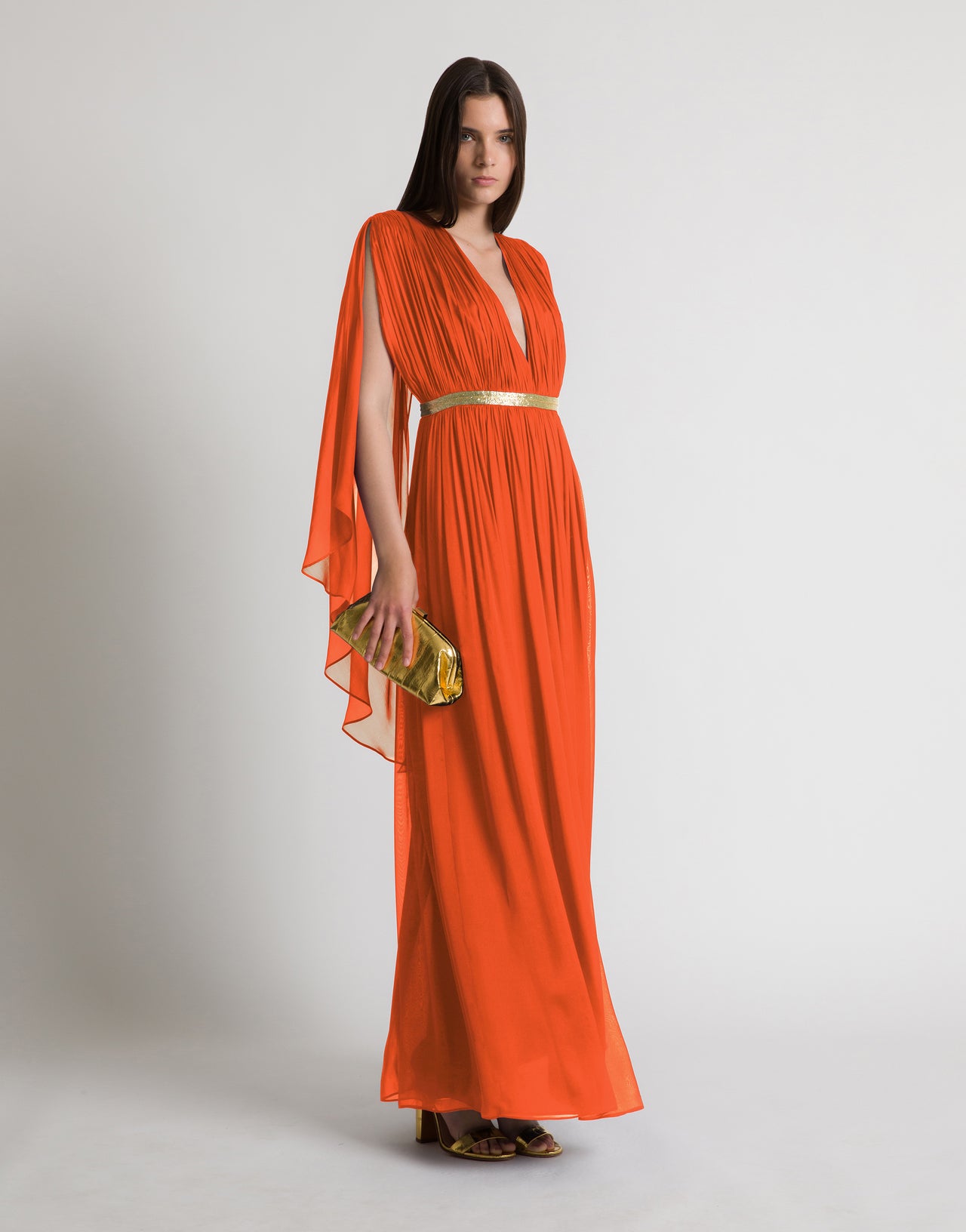 Long silk gown with shoulder-revealing cape - 40 Long silk gown with shoulder-revealing cape - 40