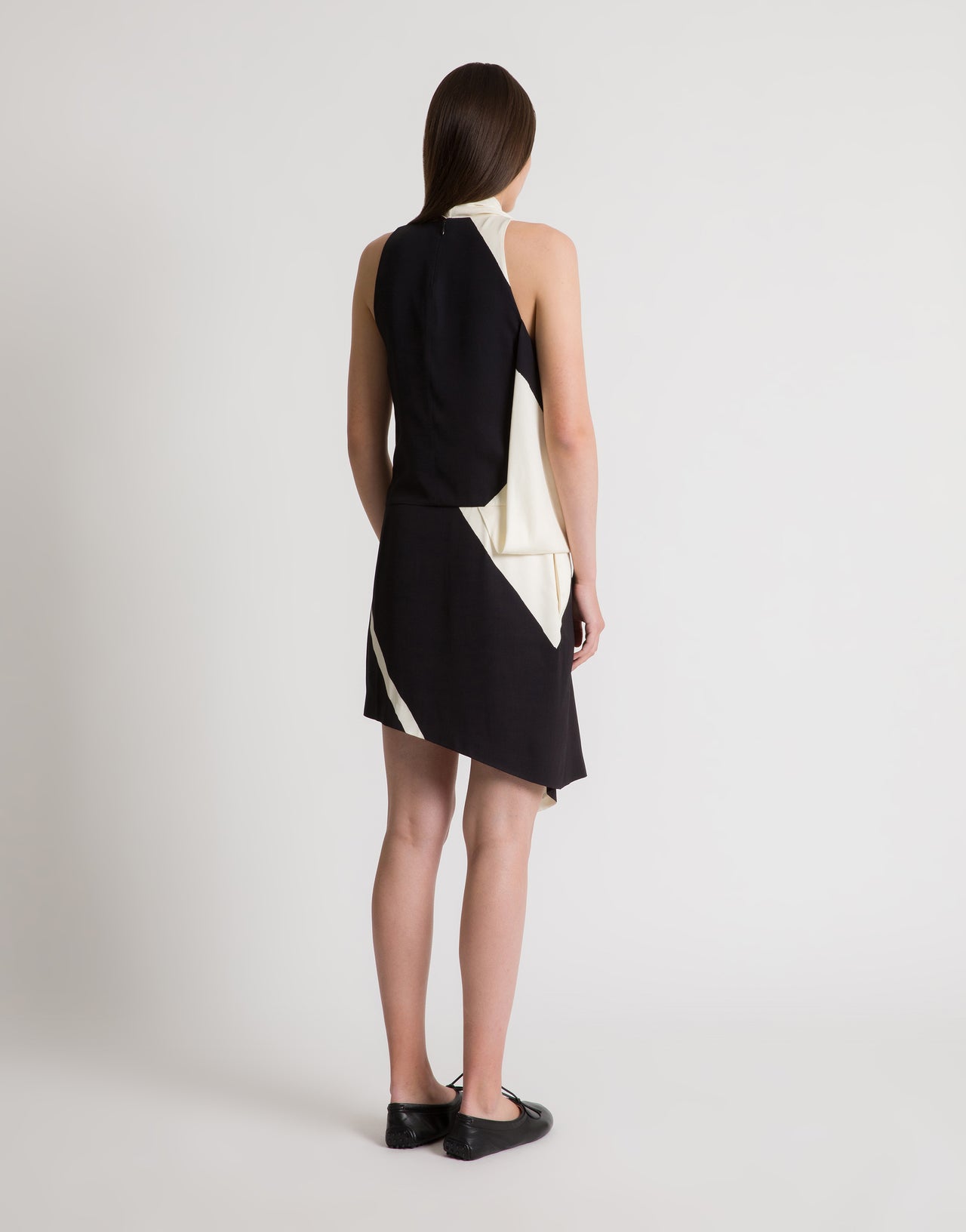 Asymmetric short dress with graphic print - 42 Asymmetric short dress with graphic print - 42