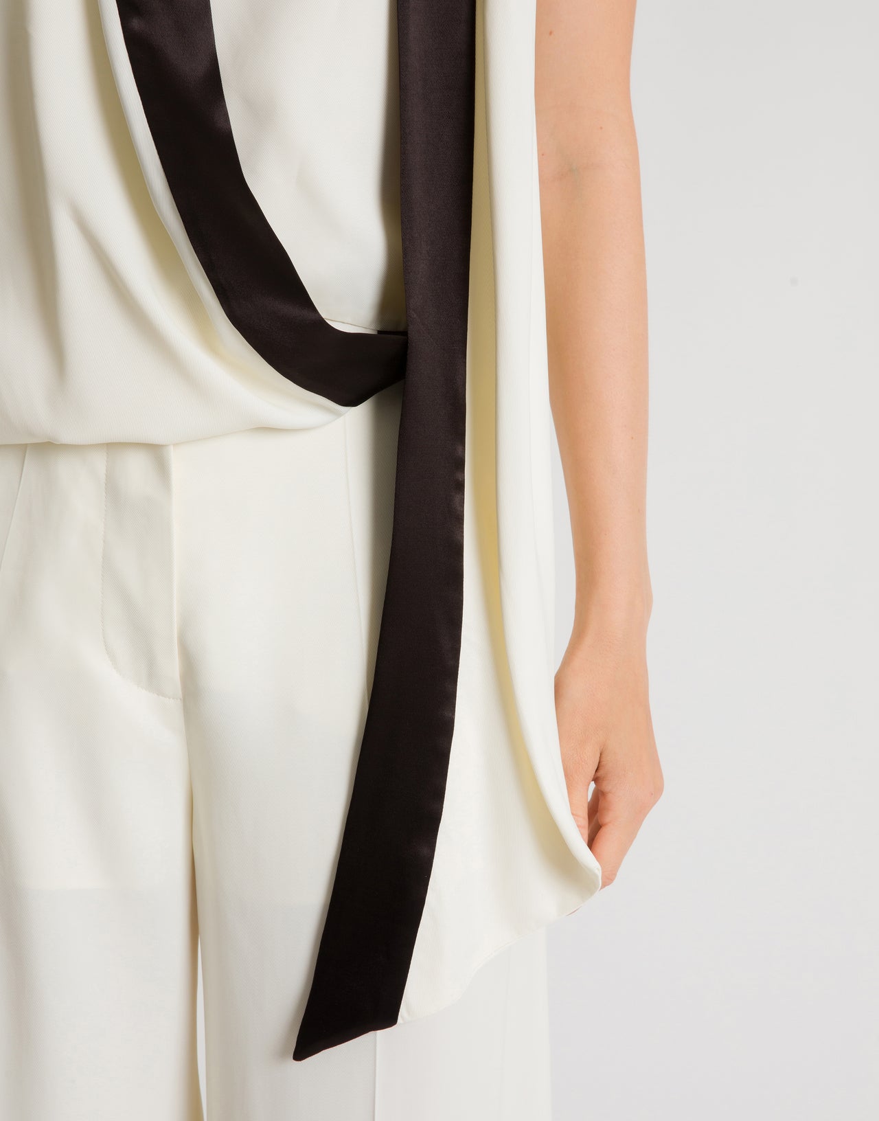 Top avec écharpe en satin Blanc Alberta Ferretti Boutique Online 4