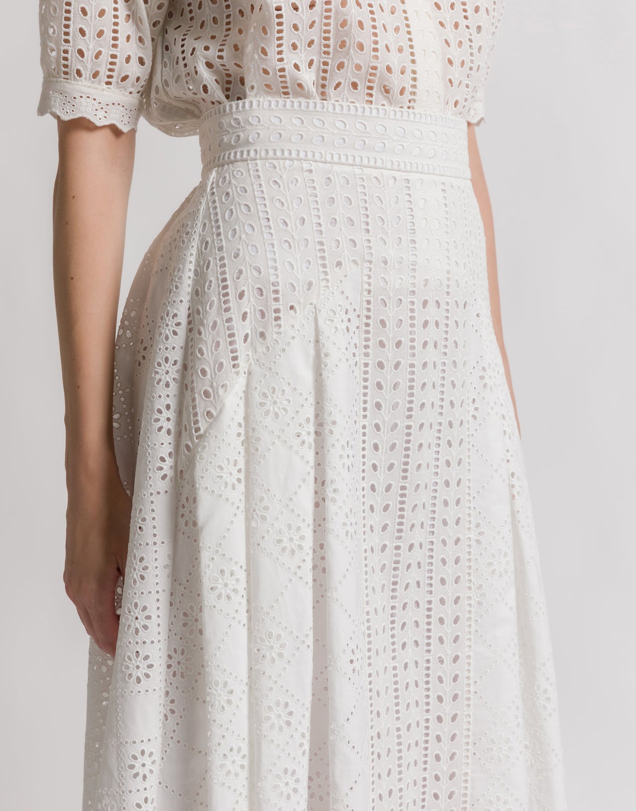 Jupe longue en dentelle Sangallo Blanc Alberta Ferretti Boutique Online 4
