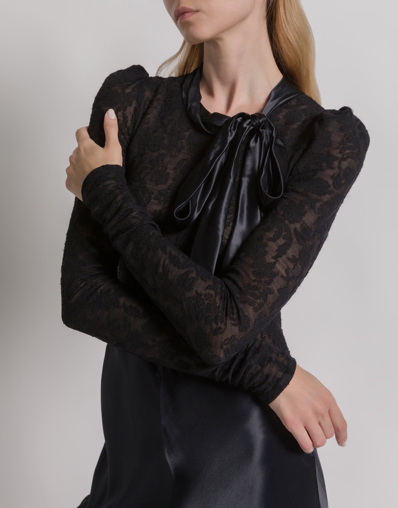 Vestido de noche de satén y encaje Negro Alberta Ferretti Boutique Online 4