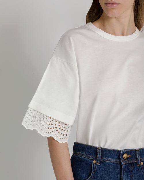T-shirt con maniche in pizzo San Gallo