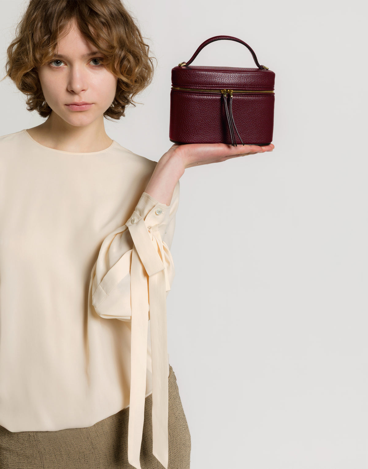 Borsa mini vanity in pelle con tracolla Bordeaux Alberta Ferretti Boutique Online 2