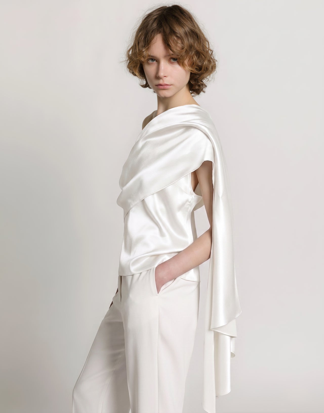 Pantalon droit en Enver satin Blanc Alberta Ferretti Boutique Online 4