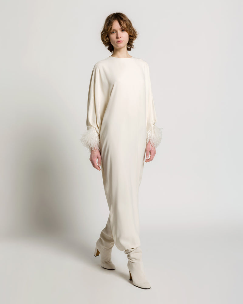 Langes Kleid aus Enver-Satin mit Federn Weiß Alberta Ferretti Boutique Online 1