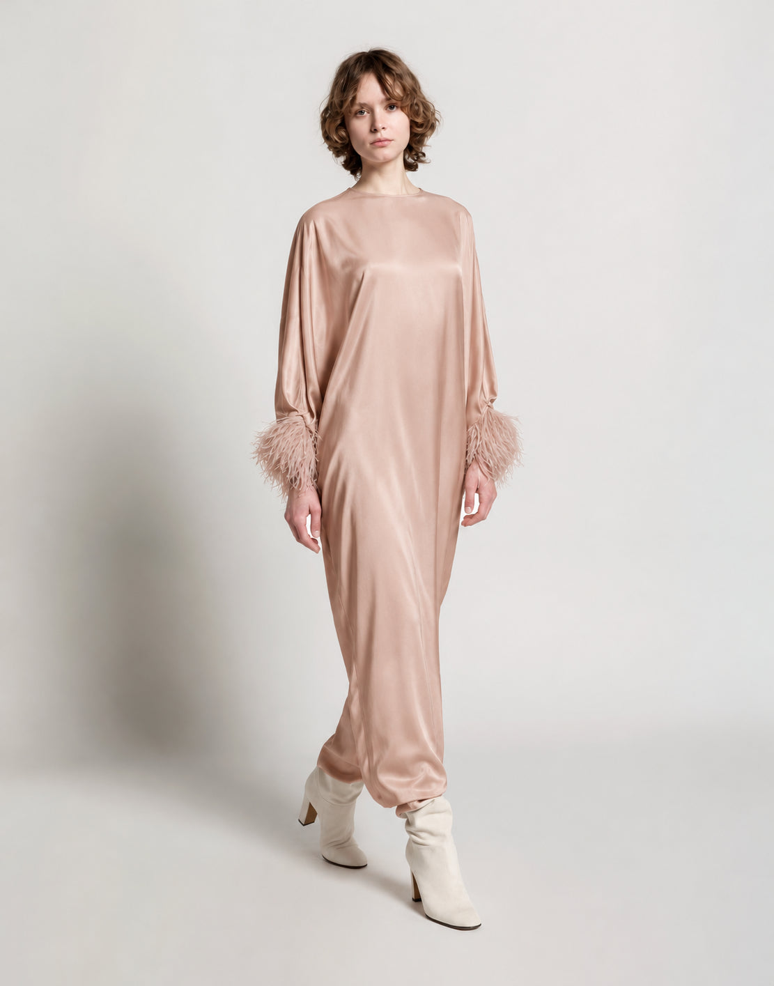 Long dress in Enver satin with feathers 粉红色 Alberta Ferretti Boutique Online 2