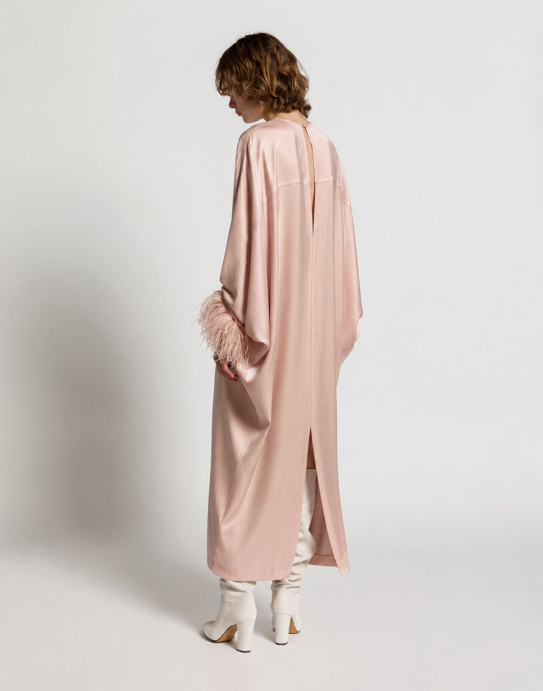 Long dress in Enver satin with feathers 粉红色 Alberta Ferretti Boutique Online 3