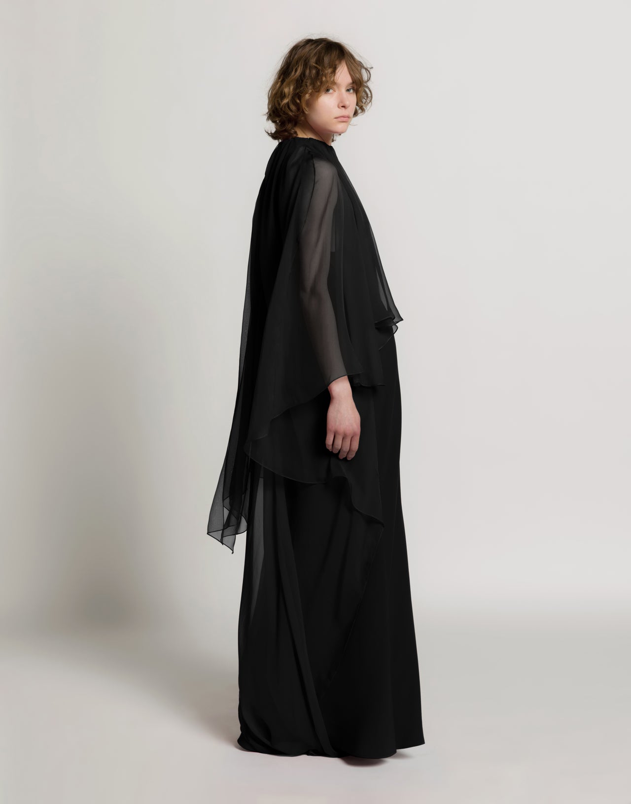 Abito Lungo in Enver Satin con Cappa in Chiffon 黑色 Alberta Ferretti Boutique Online 3
