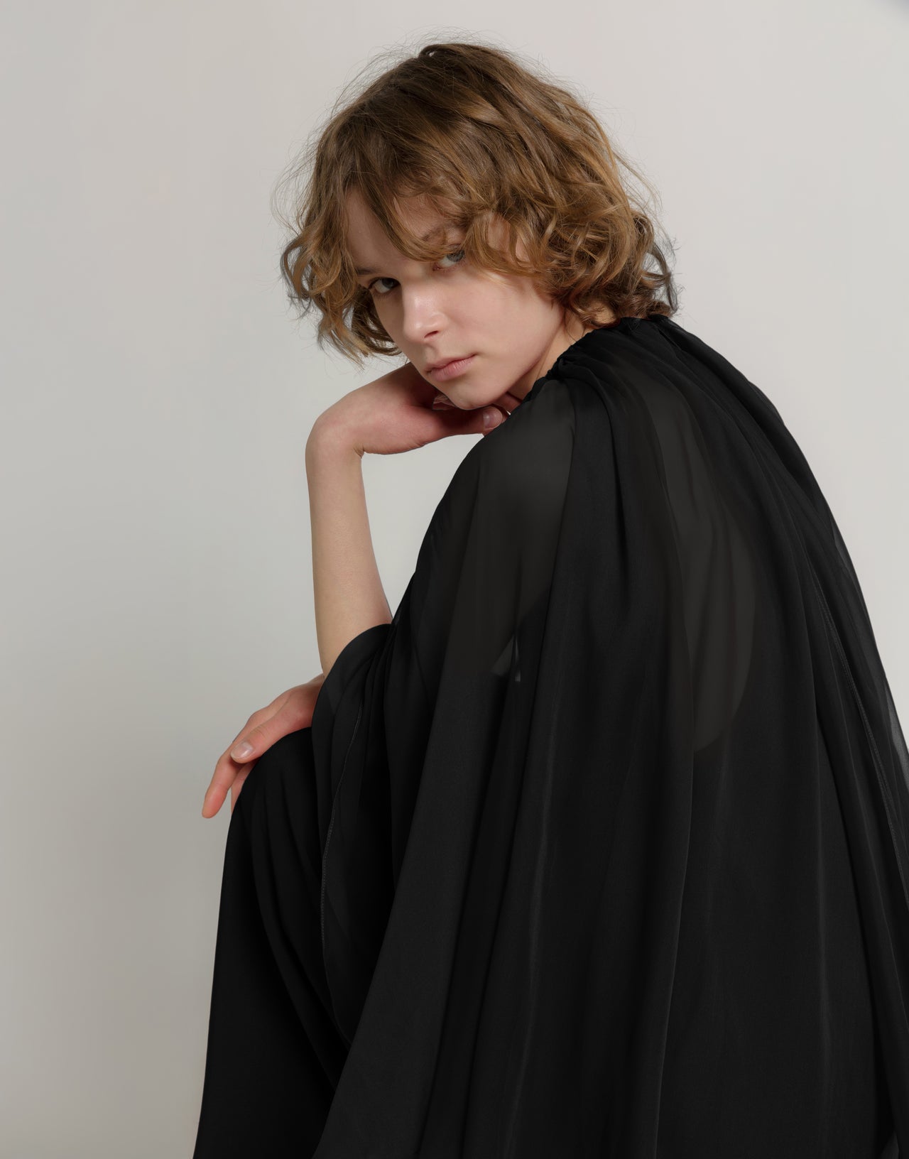 Abito Lungo in Enver Satin con Cappa in Chiffon 黑色 Alberta Ferretti Boutique Online 4