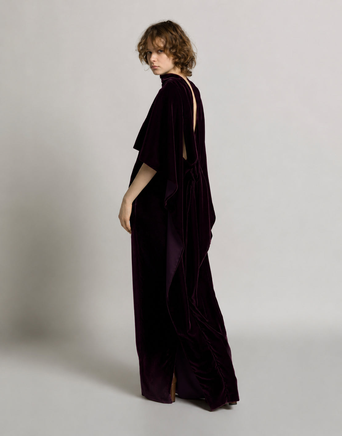 Velvet evening dress with capelet 紫色 Alberta Ferretti Boutique Online 3
