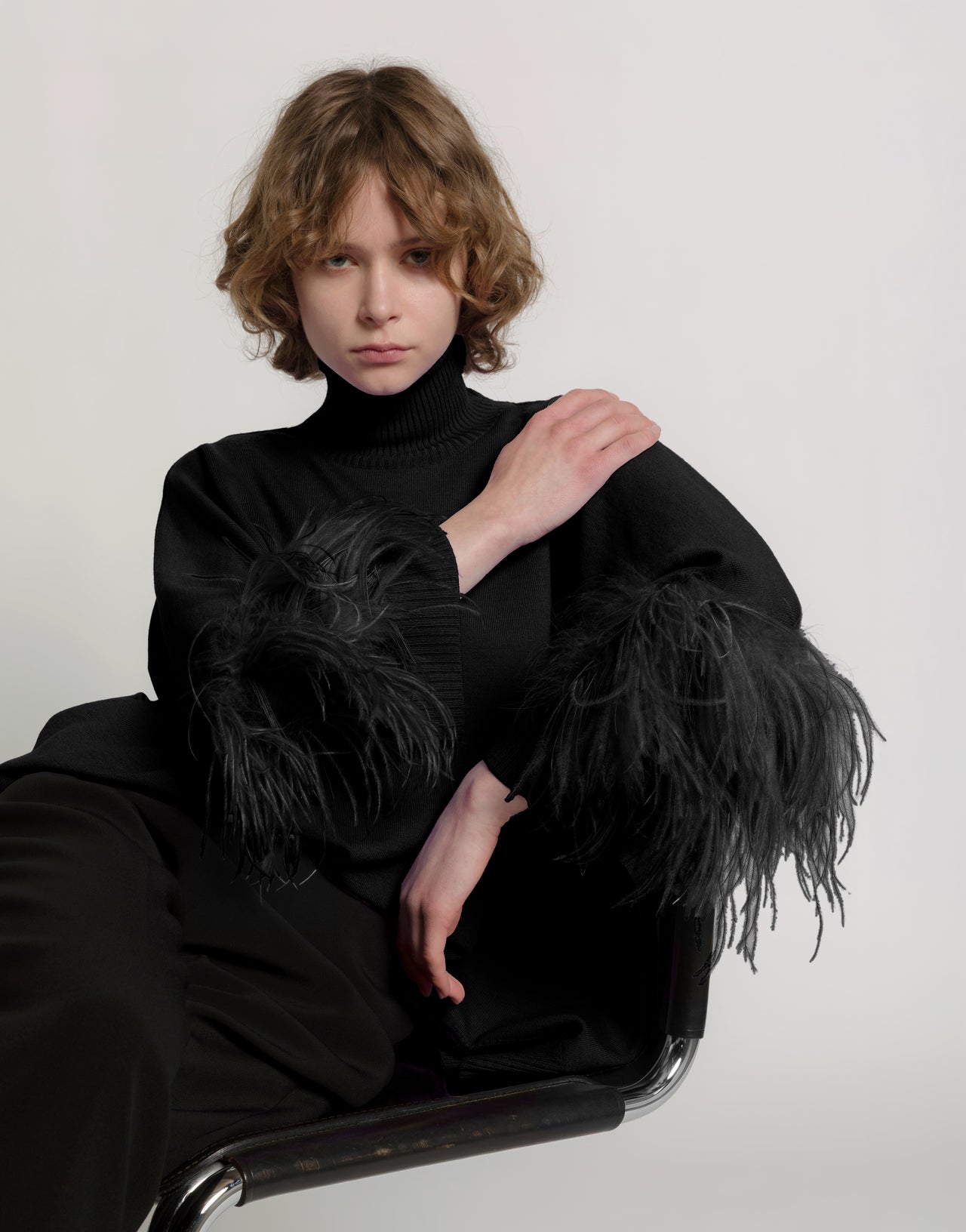 Pull en laine mérinos extrafine avec plumes Noir Alberta Ferretti Boutique Online 4