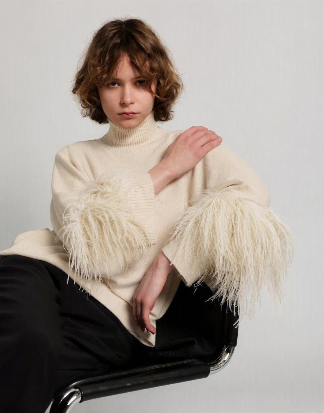Pullover aus extrafeiner Merinowolle mit Federn an den Bündchen Weiß Alberta Ferretti Boutique Online 4