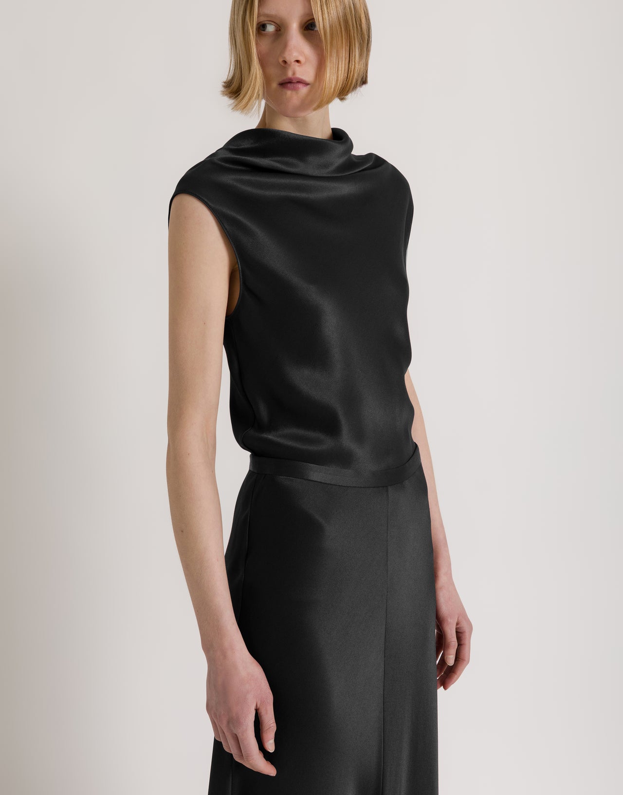 Gonna lunga in raso lucido Nero Alberta Ferretti Boutique Online 4