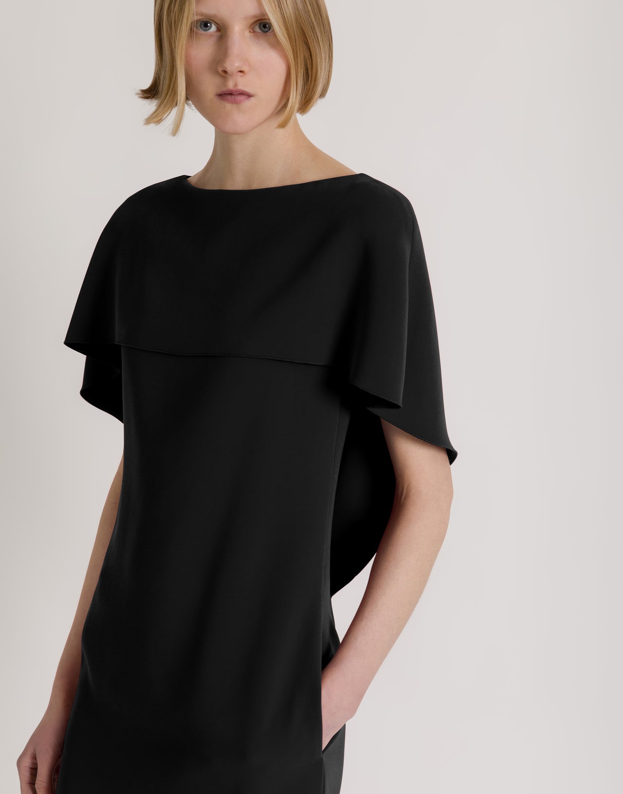 Abito corto con mantellina Nero Alberta Ferretti Boutique Online 4