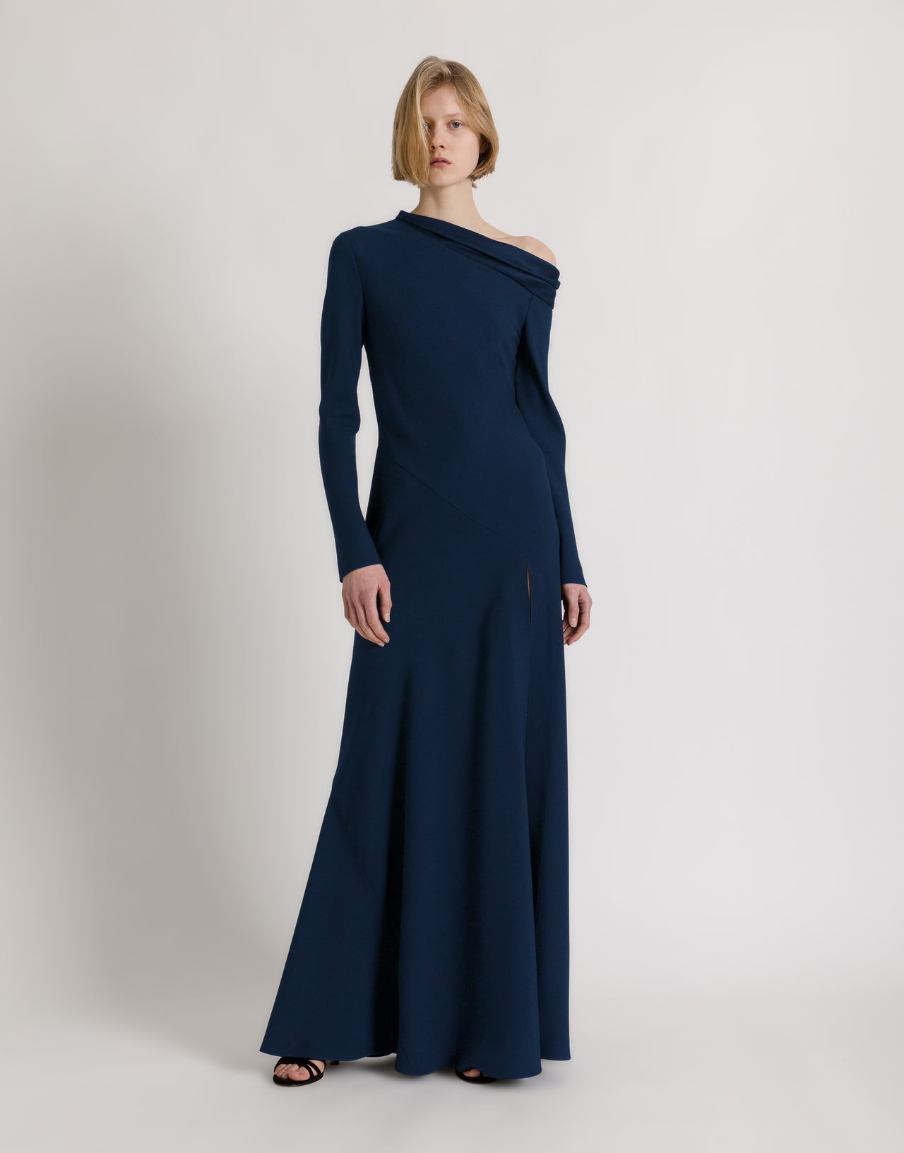 Abito lungo con spalla scoperta e spacco Blu Alberta Ferretti Boutique Online 2