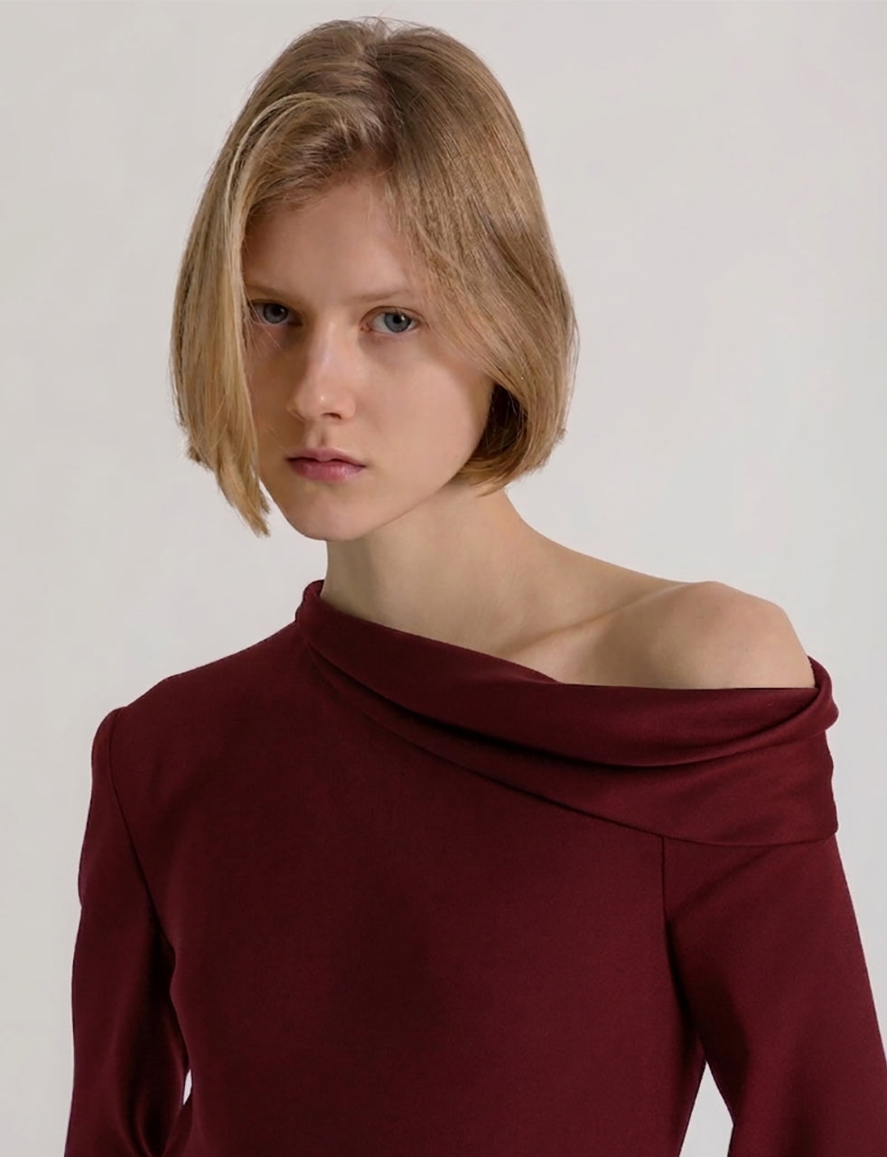 Abito lungo con spalla scoperta e spacco Bordeaux Alberta Ferretti Boutique Online 4