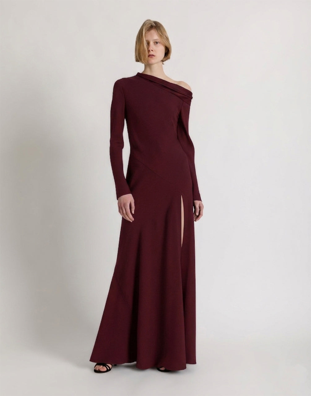 Abito lungo con spalla scoperta e spacco Bordeaux Alberta Ferretti Boutique Online 2