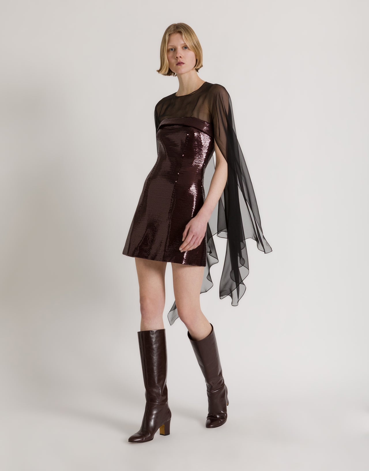 Robe courte à sequins avec cape Marron Alberta Ferretti Boutique Online 2