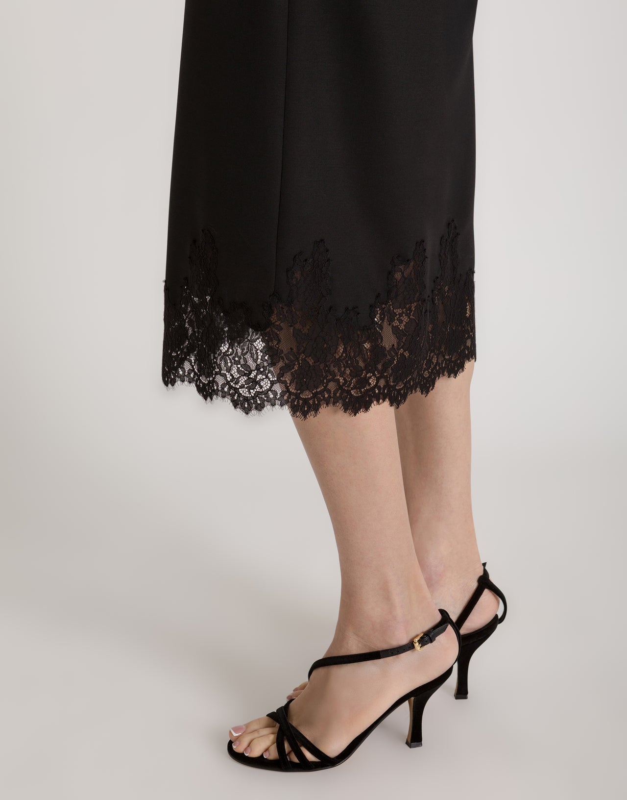 Crepe midi dress with collar and lace trim 黑色 Alberta Ferretti Boutique Online 4