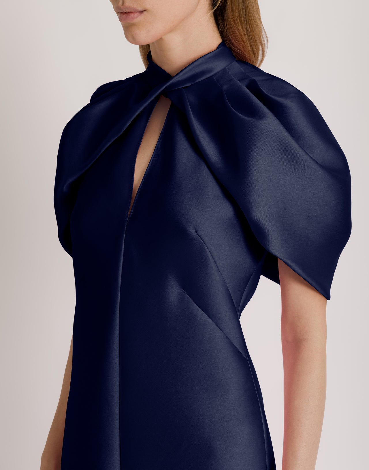 Long mikado dress with cape sleeves 蓝色 Alberta Ferretti Boutique Online 4