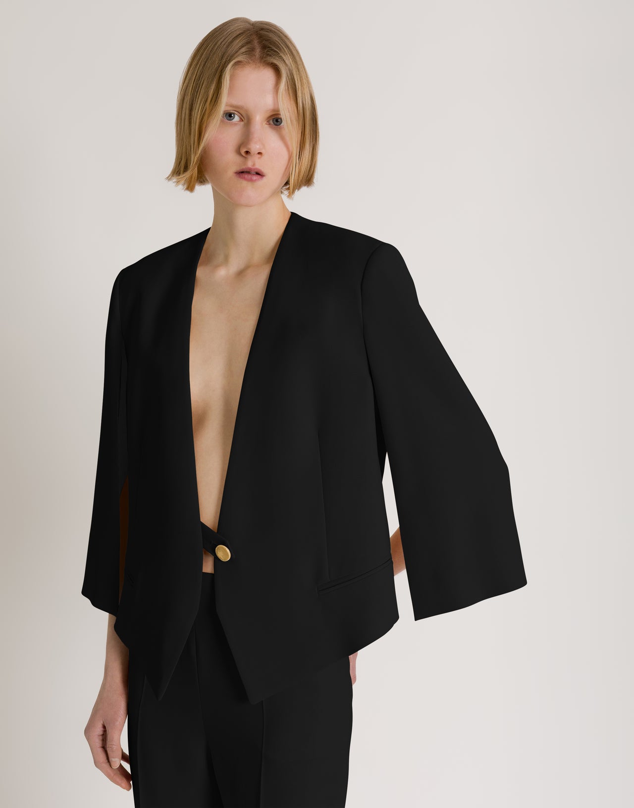 Chaqueta corta con mangas capa Negro Alberta Ferretti Boutique Online 4