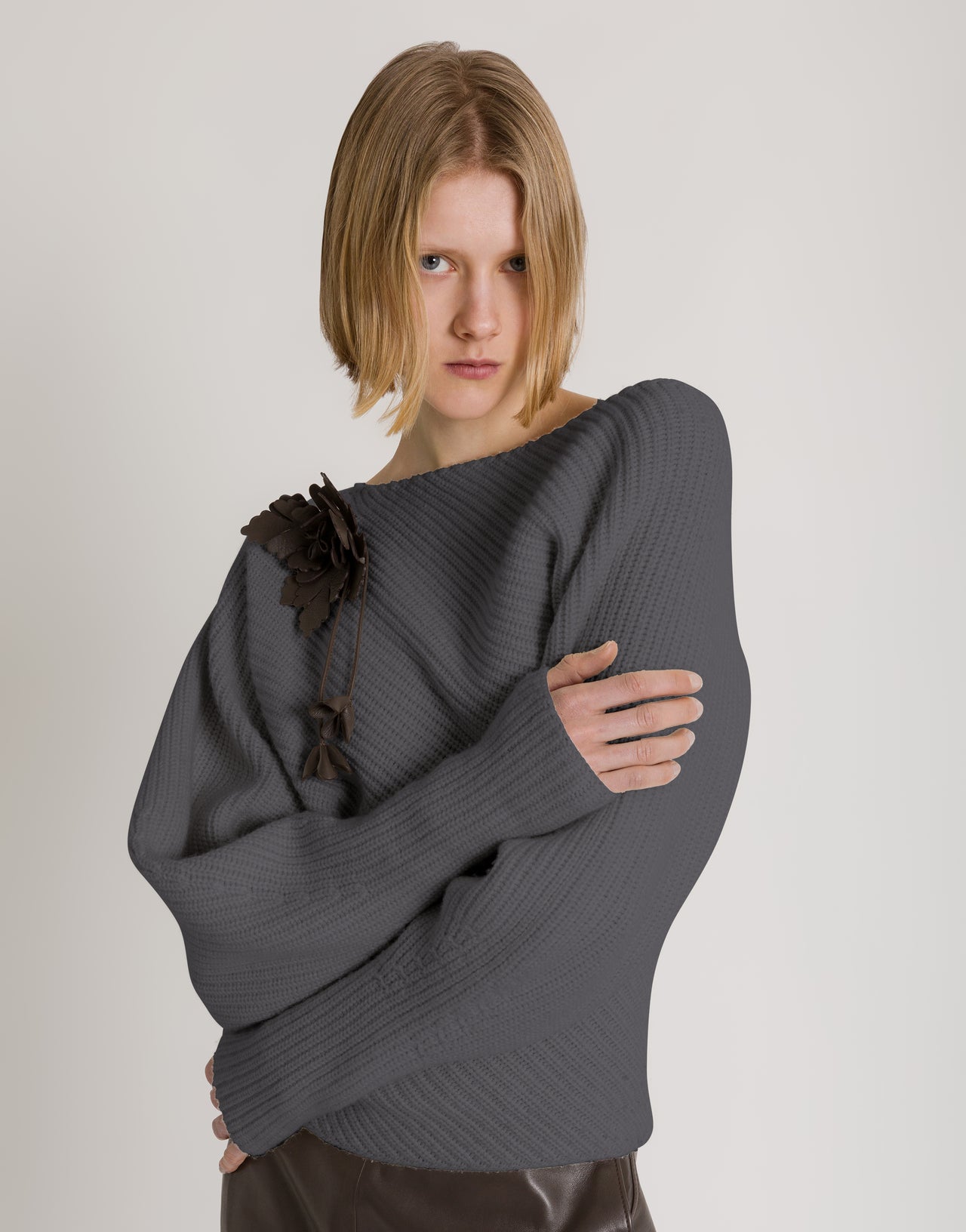 Asymmetric ribbed sweater in wool, silk, and cashmere 灰色 Alberta Ferretti Boutique Online 4