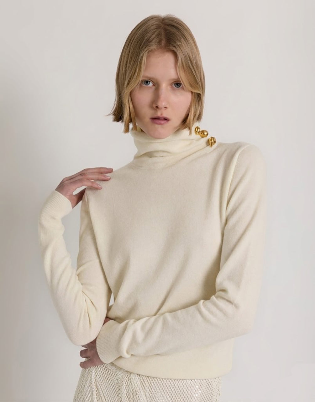 Wool, silk, and cashmere turtleneck sweater with floral brooch White Alberta Ferretti Boutique Online 3