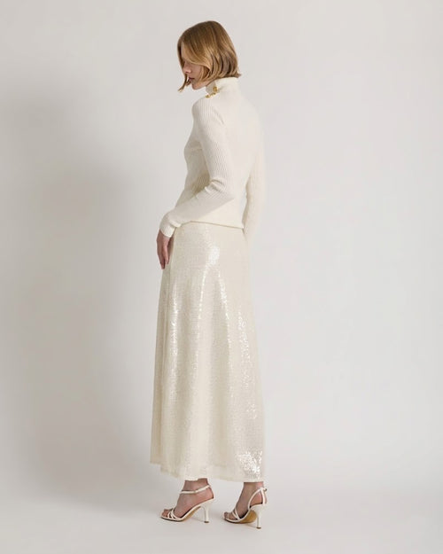 Rollkragenpullover aus Schurwolle, Seide und Kaschmir mit Blumenbrosche