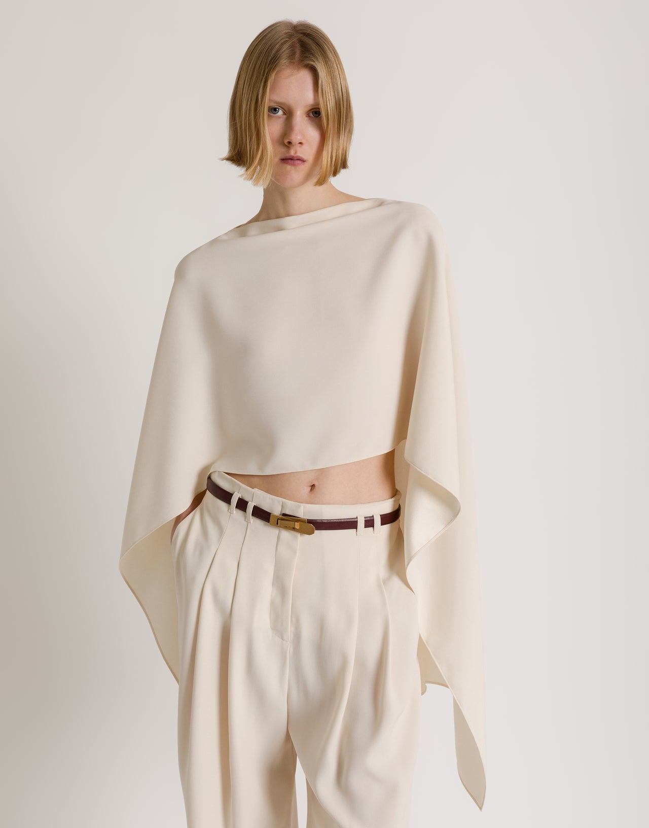 High-low fluid asymmetric cape Ivory Alberta Ferretti Boutique Online 4