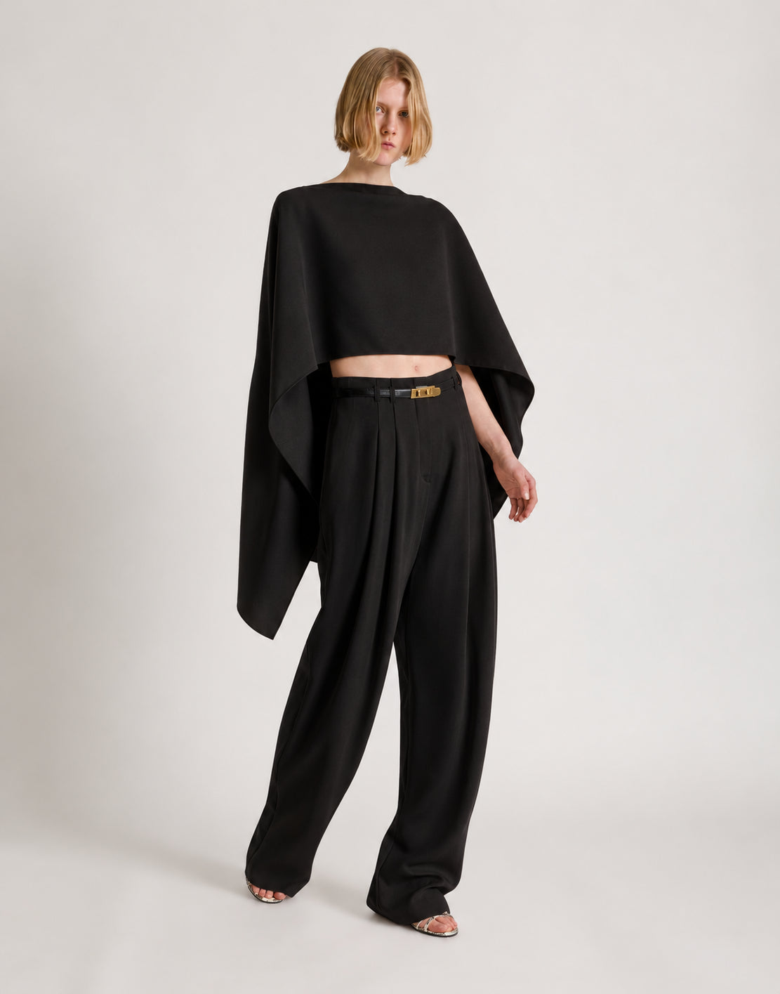 Capa fluida asimétrica Negro Alberta Ferretti Boutique Online 1