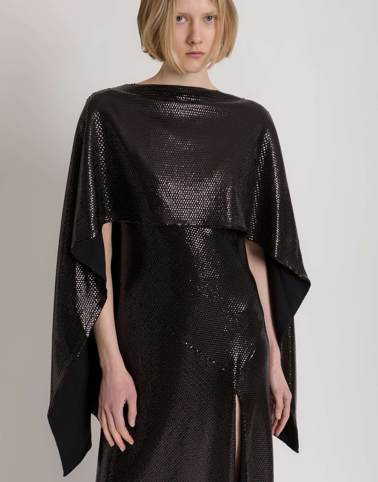 All-over Sequin Cape 黑色 Alberta Ferretti Boutique Online 4