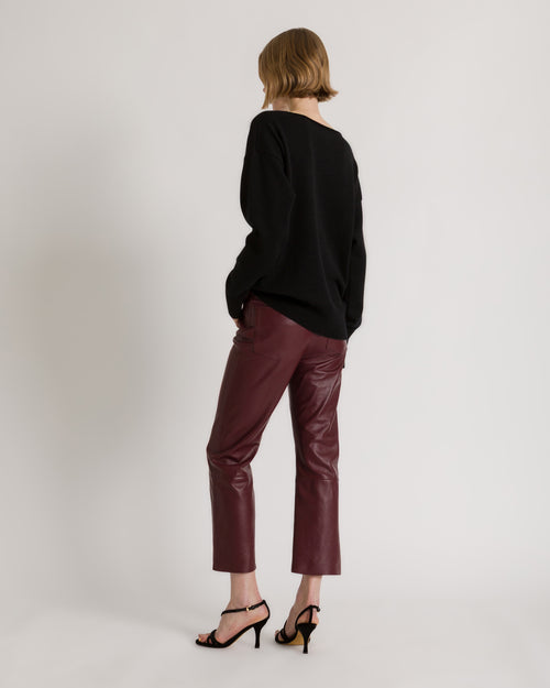 Pantalón recto en piel burdeos 