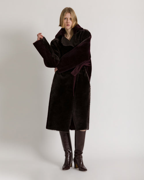 Long reversible bicolor shearling coat