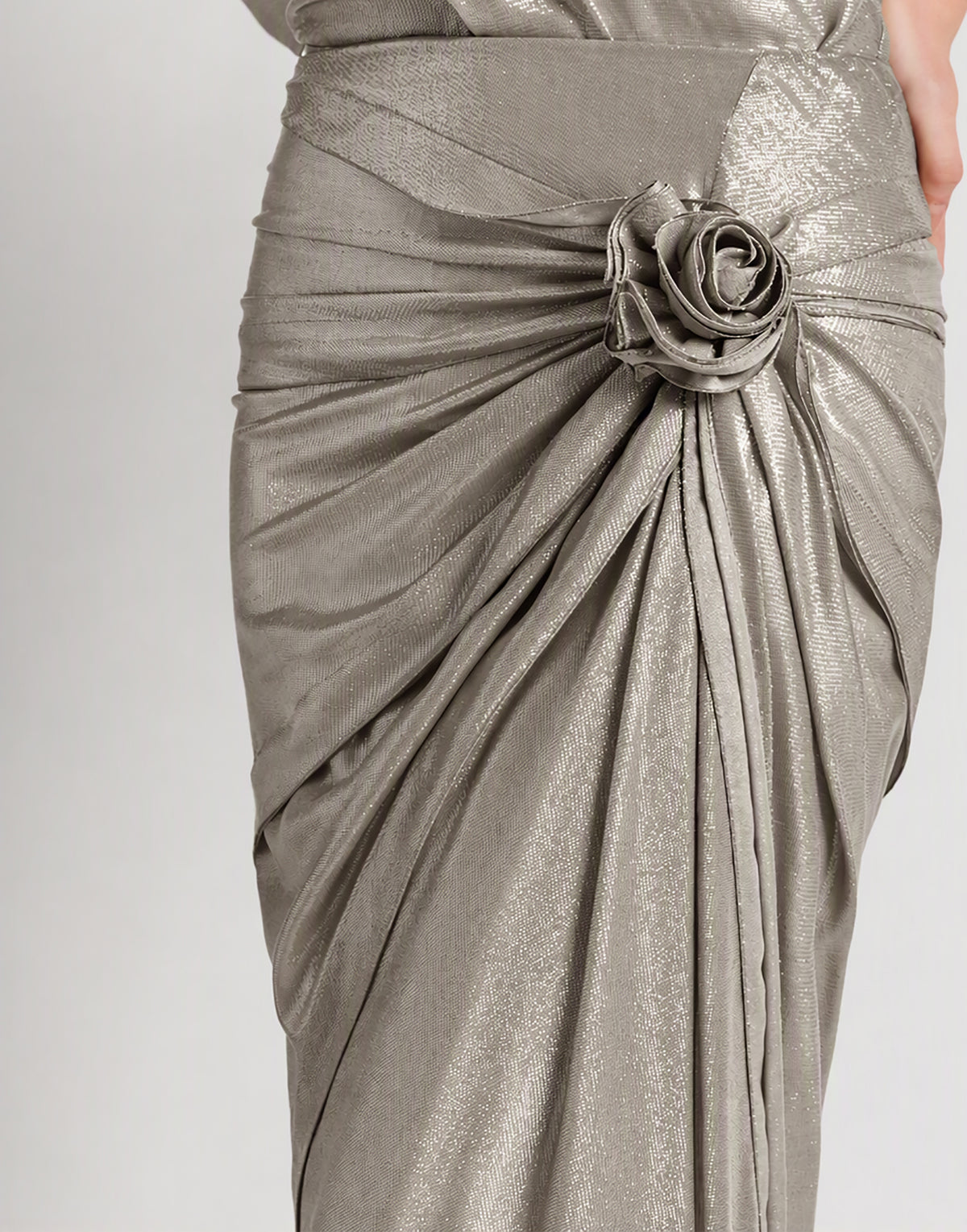 Gonna lunga drappeggiata in Lurex con rosa Argento Alberta Ferretti Boutique Online 4