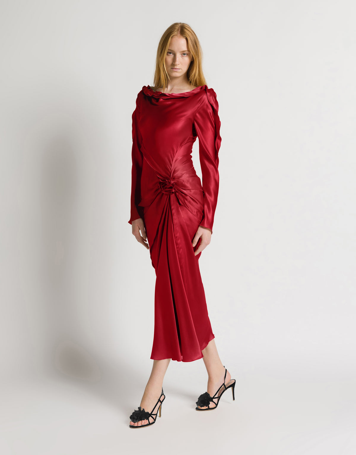 Robe longue en satin brillant avec rose et drapés Rouge Alberta Ferretti Boutique Online 2