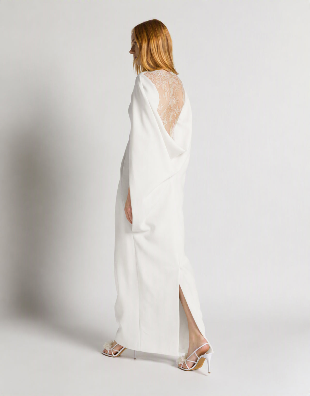 Robe Longue avec Cape et Détail en Dentelle Blanc Alberta Ferretti Boutique Online 2