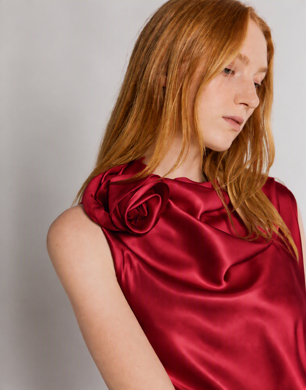 Top sans manches en satin avec détail rose Rouge Alberta Ferretti Boutique Online 4