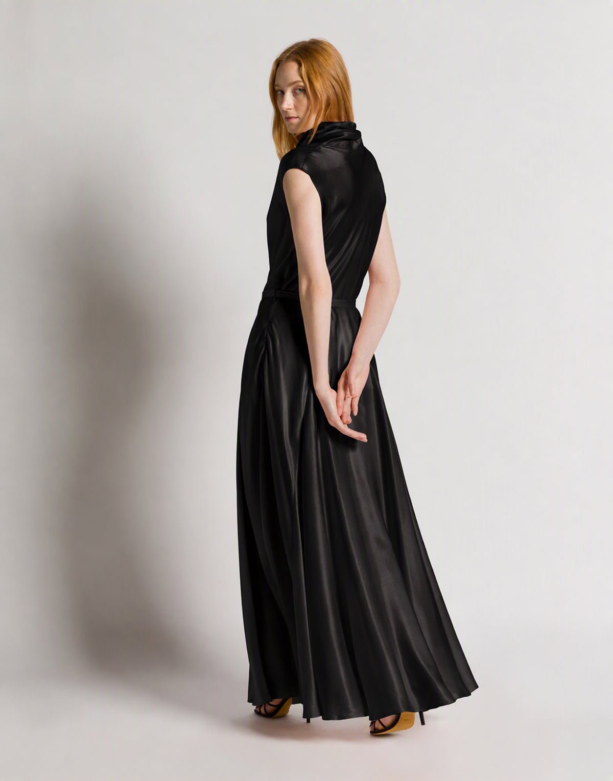 Top in satin con dettaglio rosa Nero Alberta Ferretti Boutique Online 3
