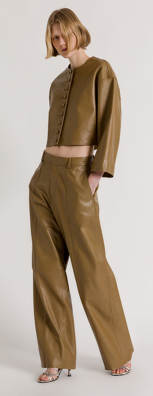 Alberta Ferretti: Timeless Elegance & Contemporary Style