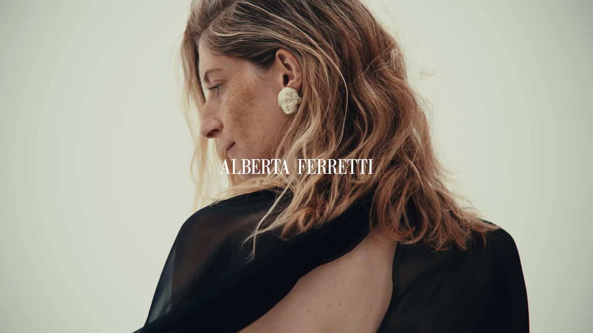 Katta kokrak onalar bilan porno onlayn Spanking va sadomasochismni onlayn tomosha qiling